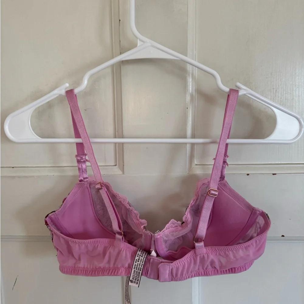Victoria’s Secret pink floral push-up‎ without padding bra size 36C